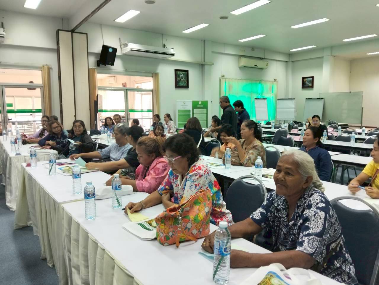 title - ศกร. หนุน “กองทุนฟื้นฟูฯ” พลิกโฉมเกษตรกรไทย! ปรับวิธีคิด-เติมเทคนิคการผลิต สร้างอำนาจต่อรองยุควิกฤตโลก